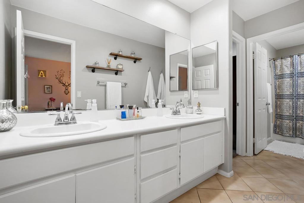 380 Avenida La Cuesta