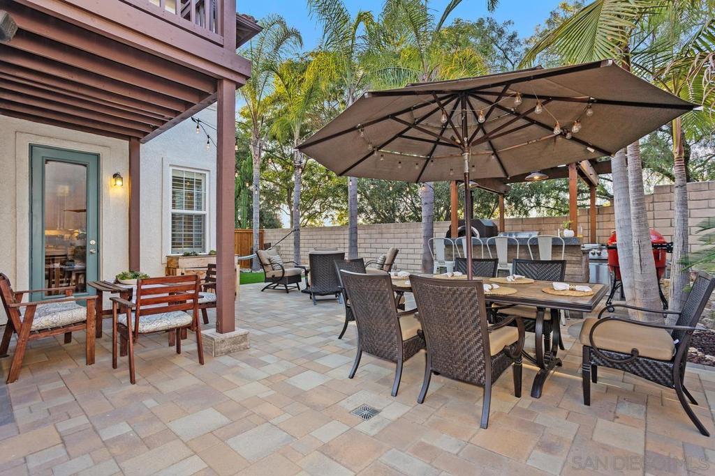 380 Avenida La Cuesta