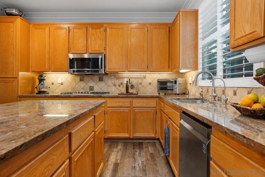 380 Avenida La Cuesta