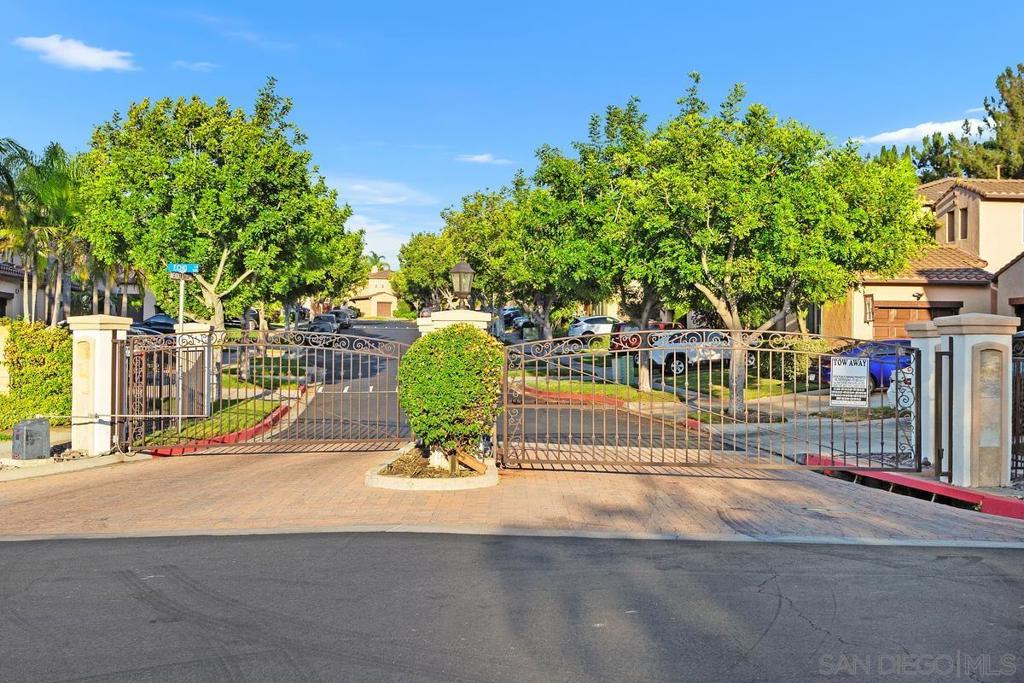 380 Avenida La Cuesta