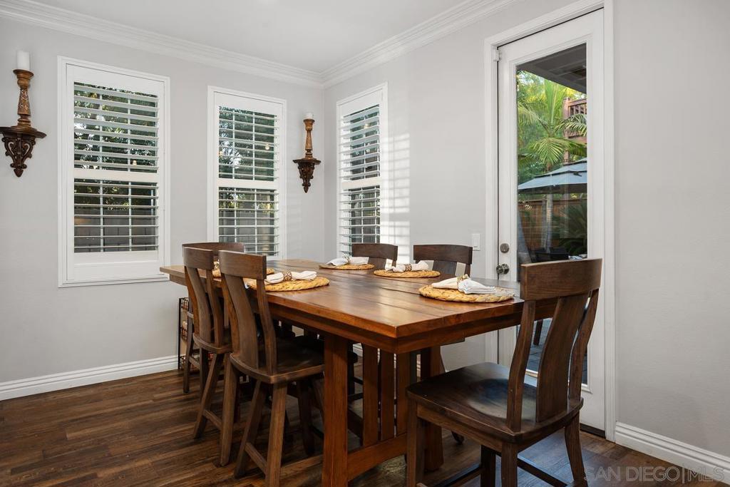 380 Avenida La Cuesta