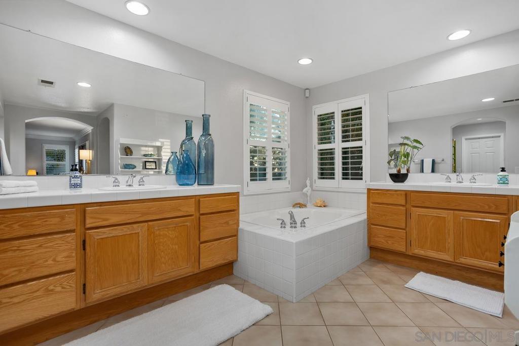 380 Avenida La Cuesta