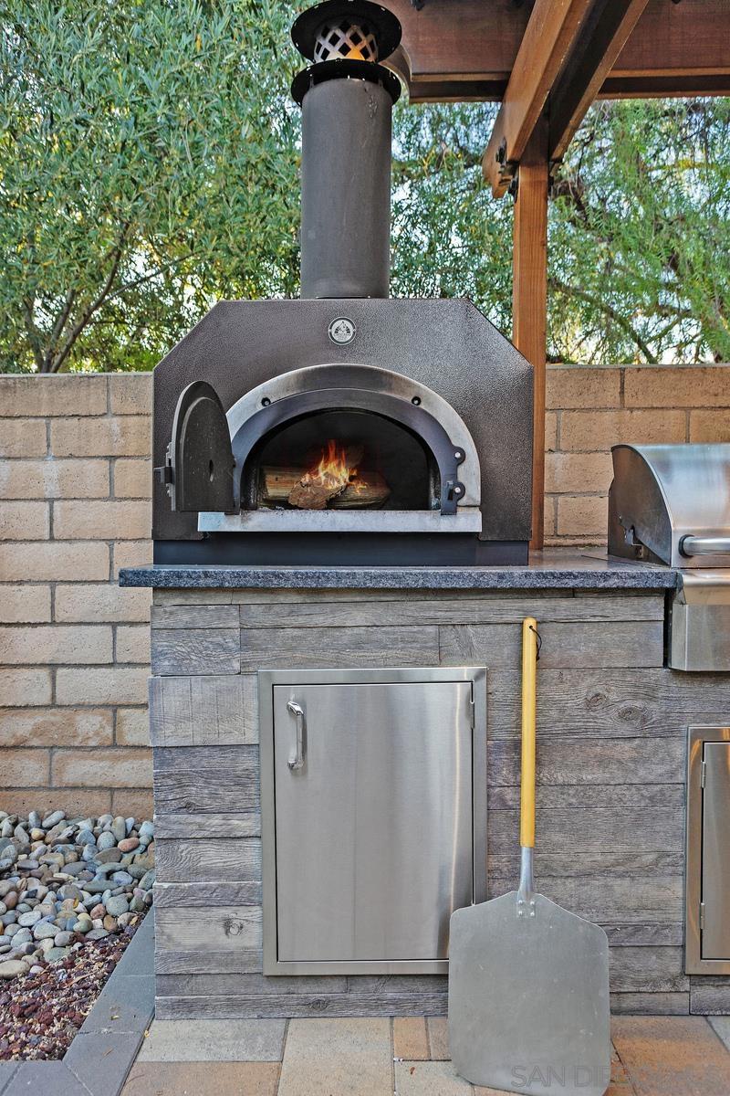 380 Avenida La Cuesta