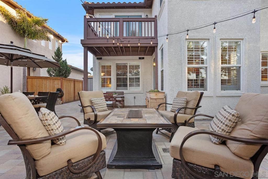 380 Avenida La Cuesta