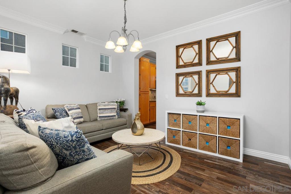 380 Avenida La Cuesta