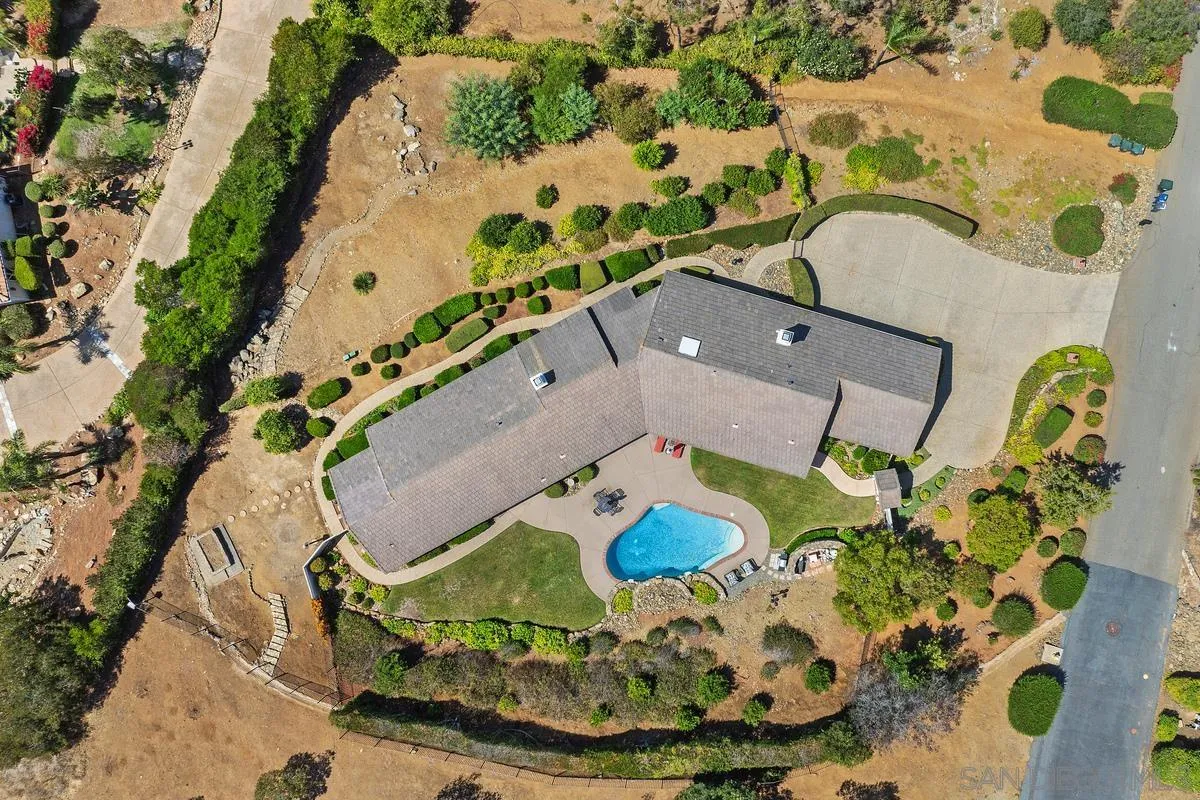 1324 Vista Colina Dr