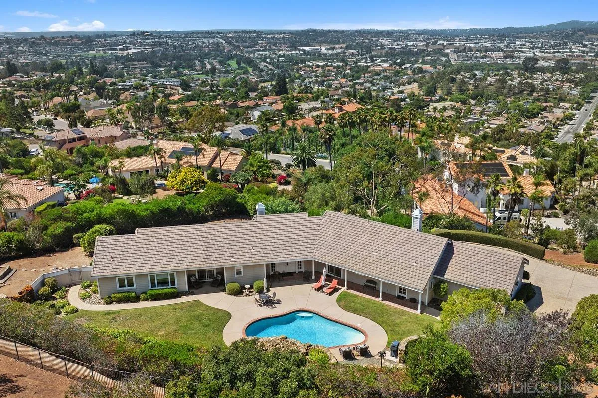 1324 Vista Colina Dr