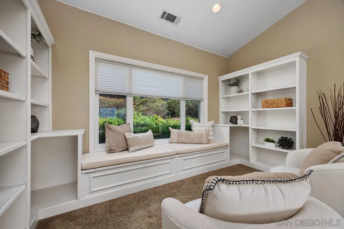 1324 Vista Colina Dr