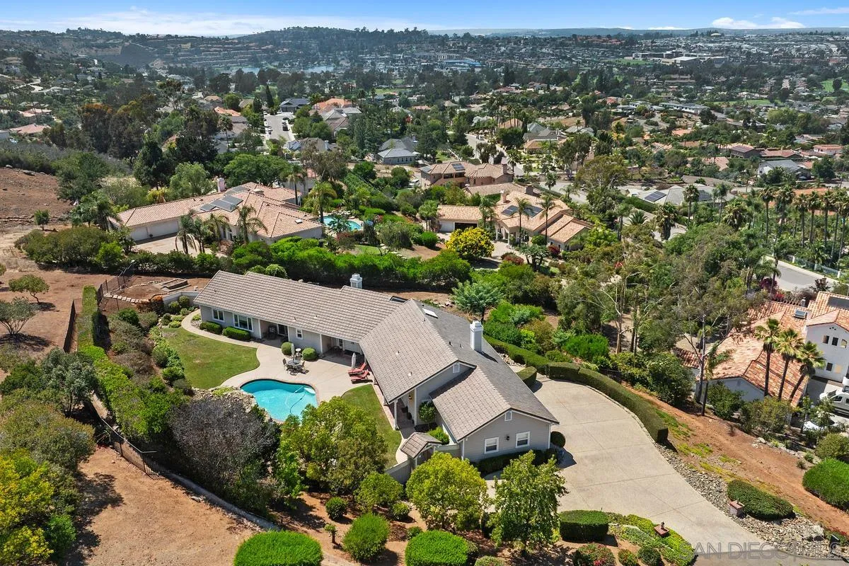 1324 Vista Colina Dr