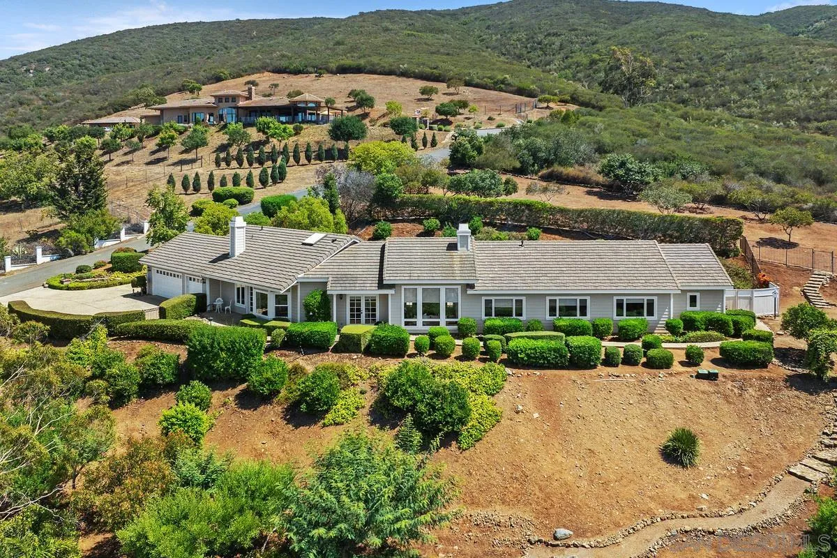 1324 Vista Colina Dr