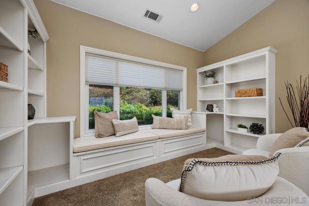 1324 Vista Colina Dr