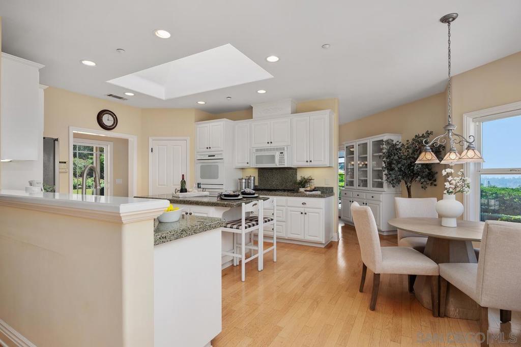 1324 Vista Colina Dr