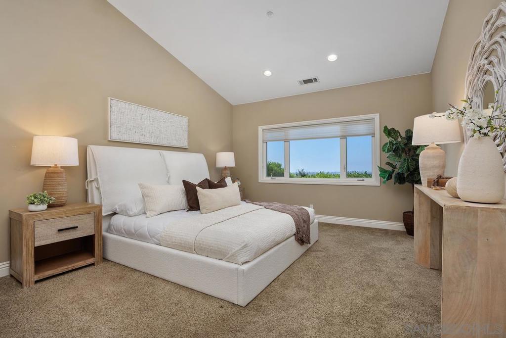 1324 Vista Colina Dr