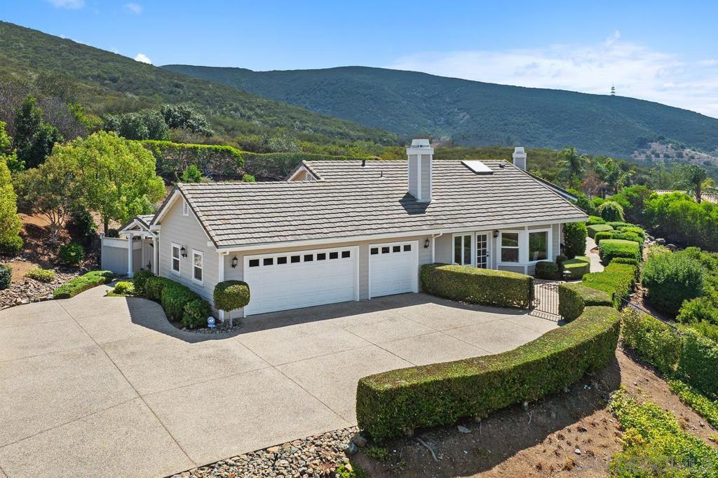 1324 Vista Colina Dr