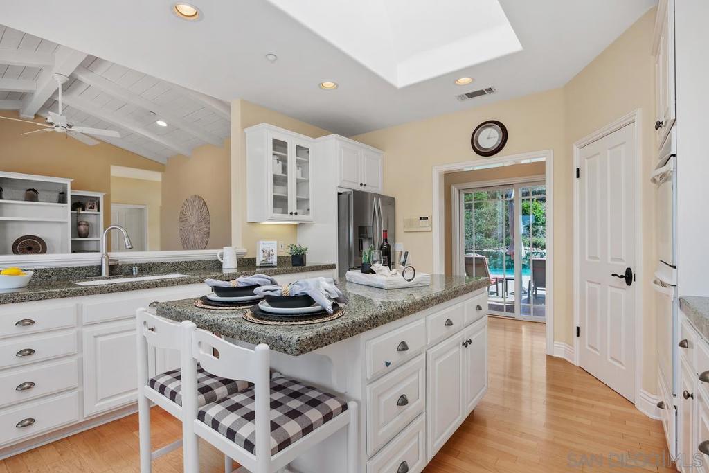 1324 Vista Colina Dr