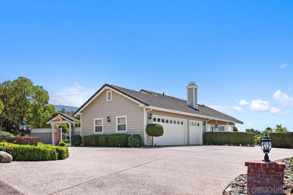 1324 Vista Colina Dr