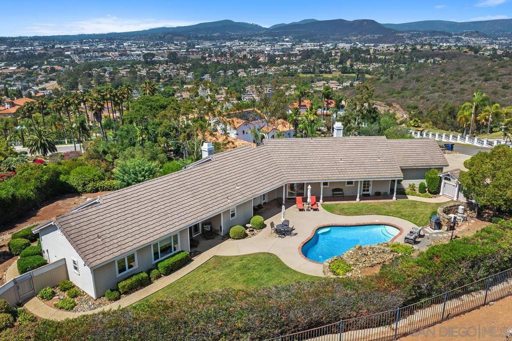 1324 Vista Colina Dr