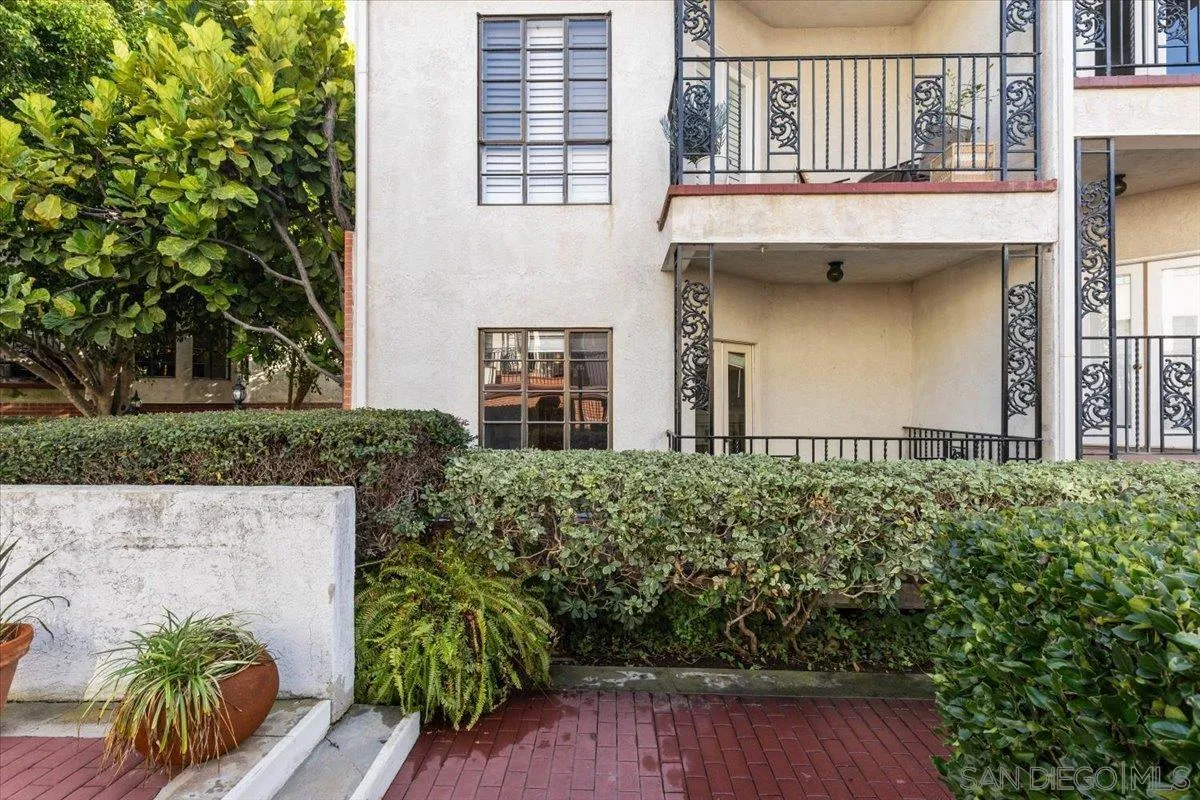 2630 Pirineos Way Unit 5