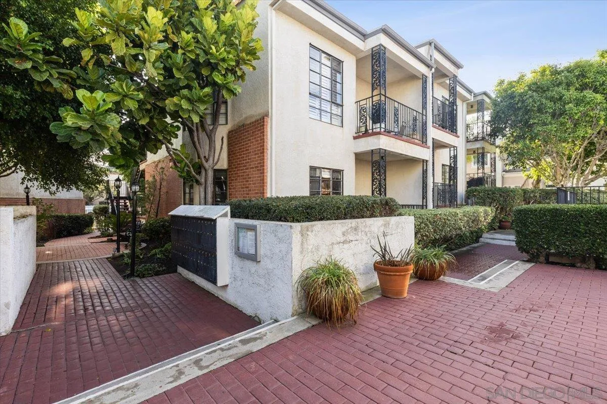 2630 Pirineos Way Unit 5