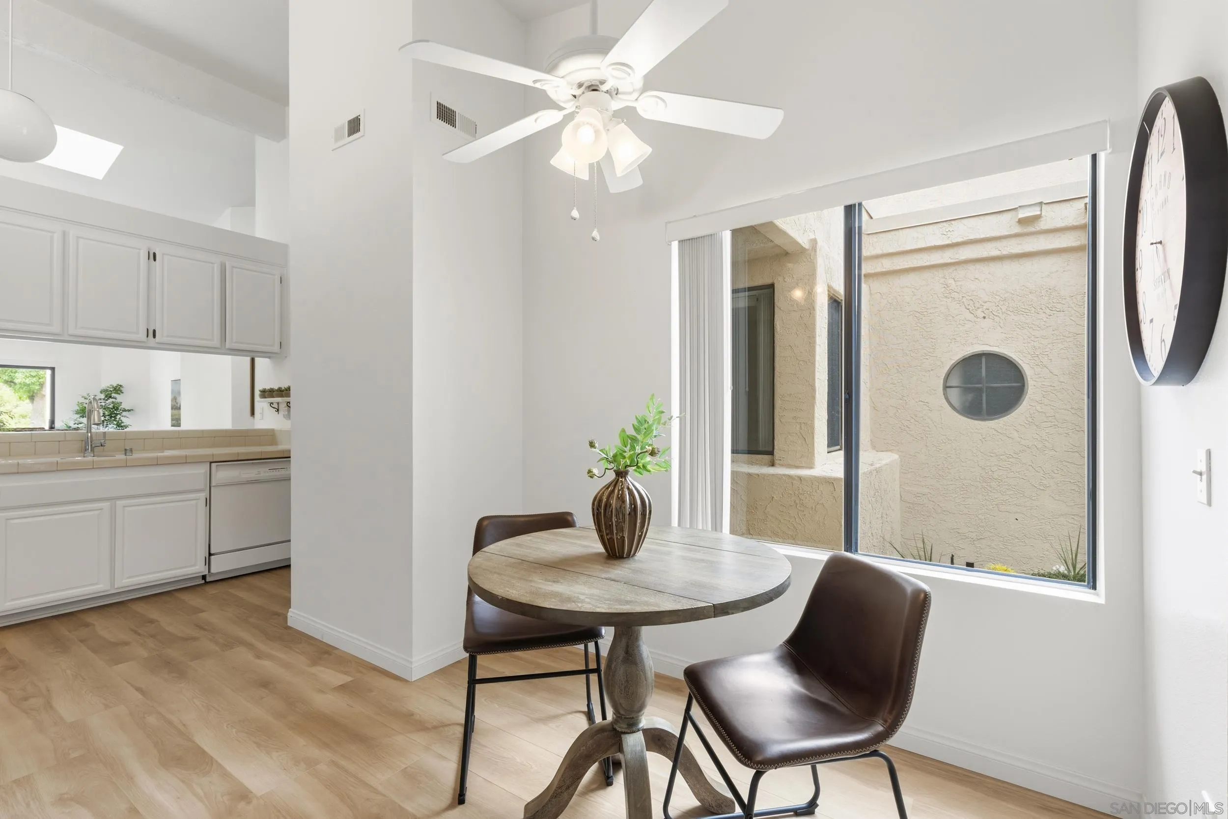 18011 Avenida Alozdra