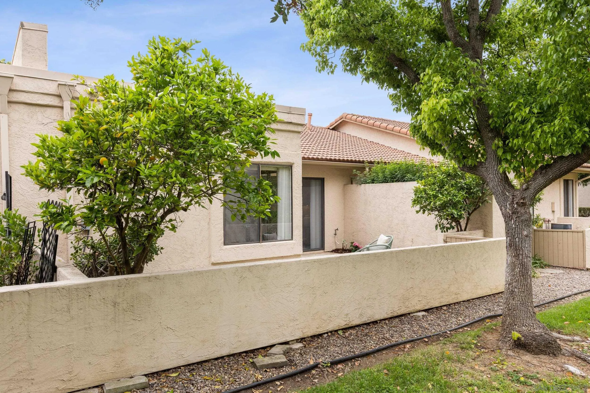 18011 Avenida Alozdra