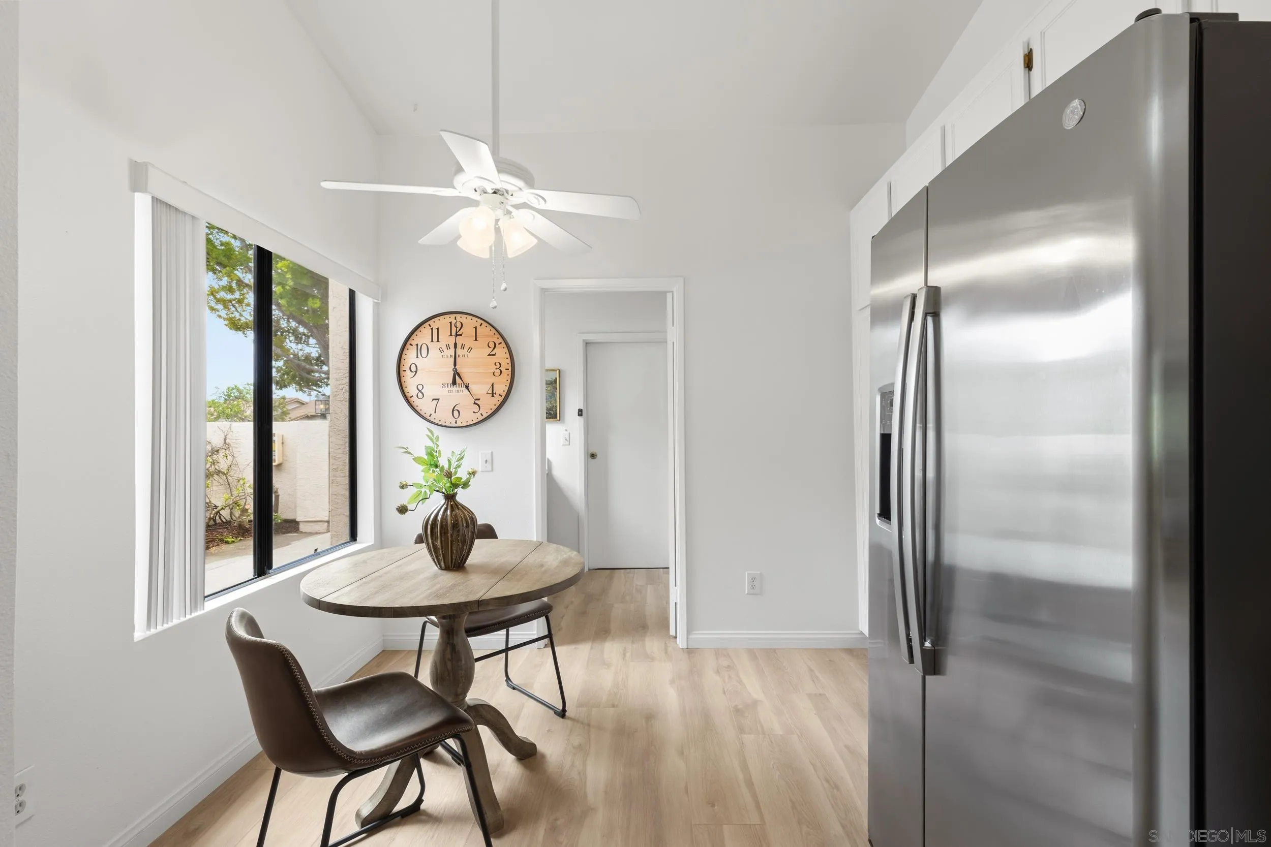 18011 Avenida Alozdra