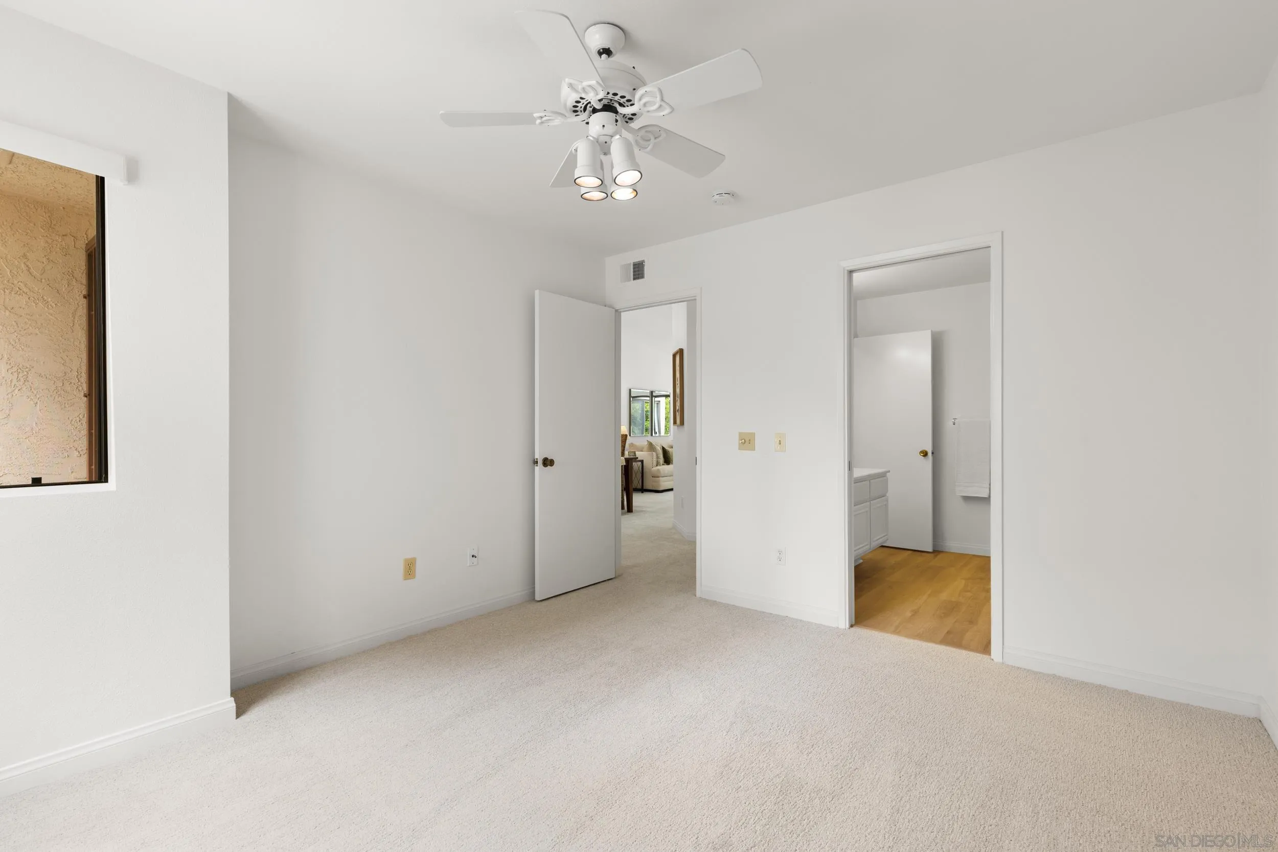 18011 Avenida Alozdra