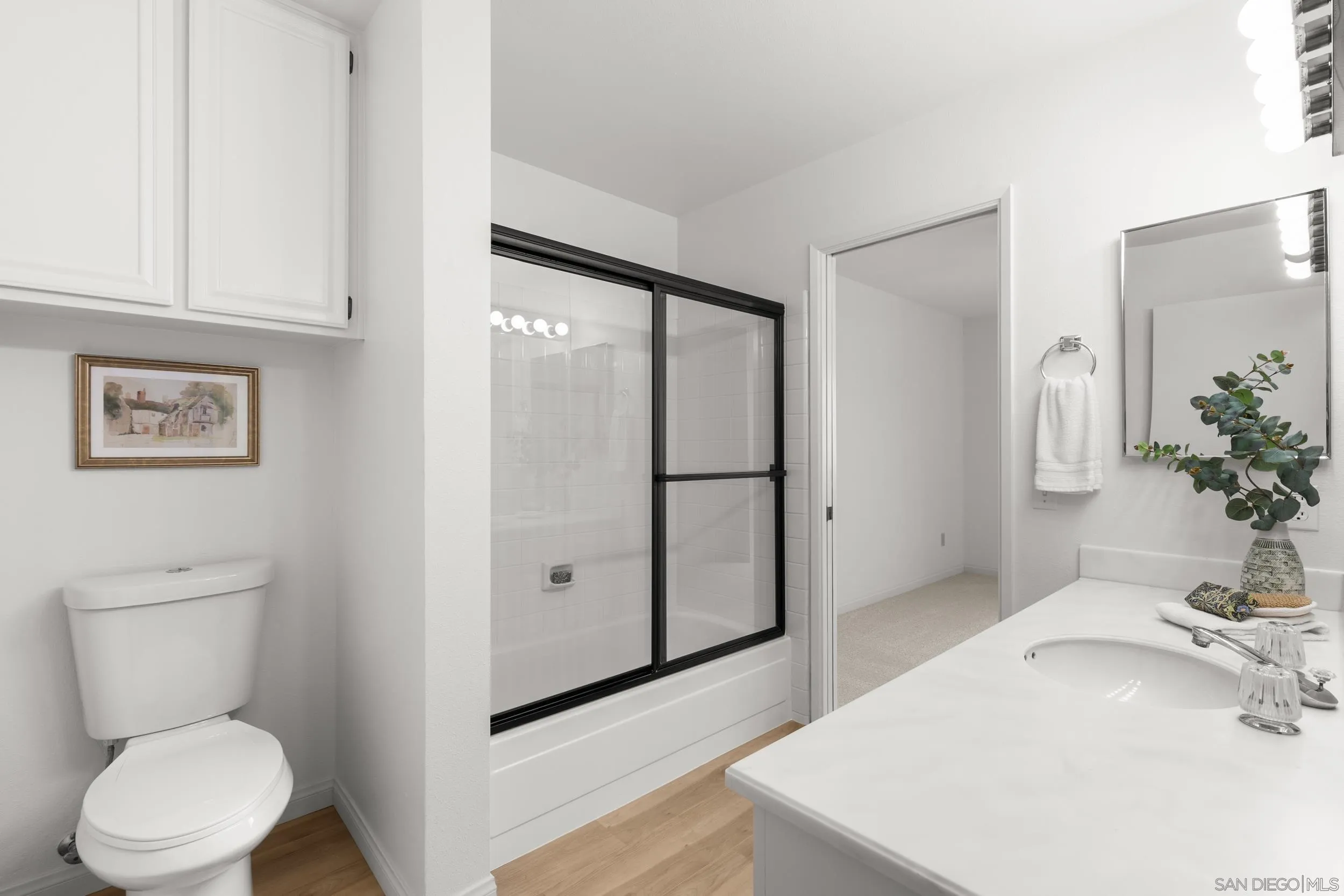 18011 Avenida Alozdra