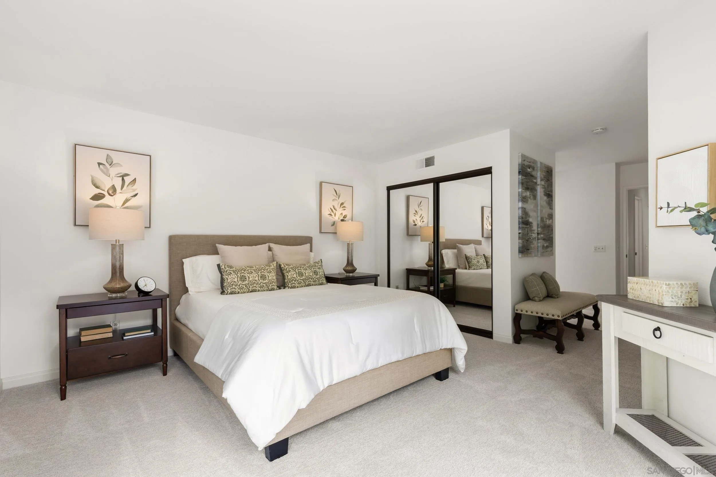 18011 Avenida Alozdra