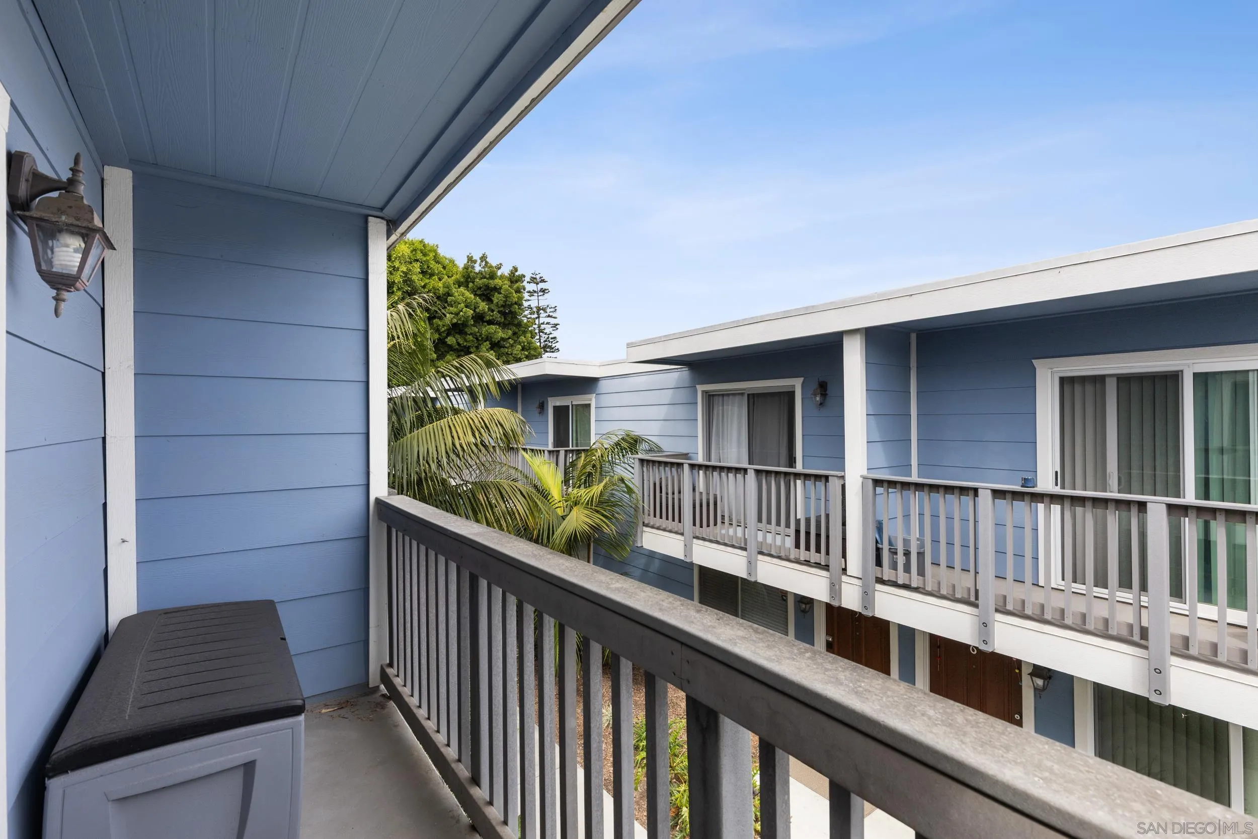 981 N Vulcan Ave Unit 7