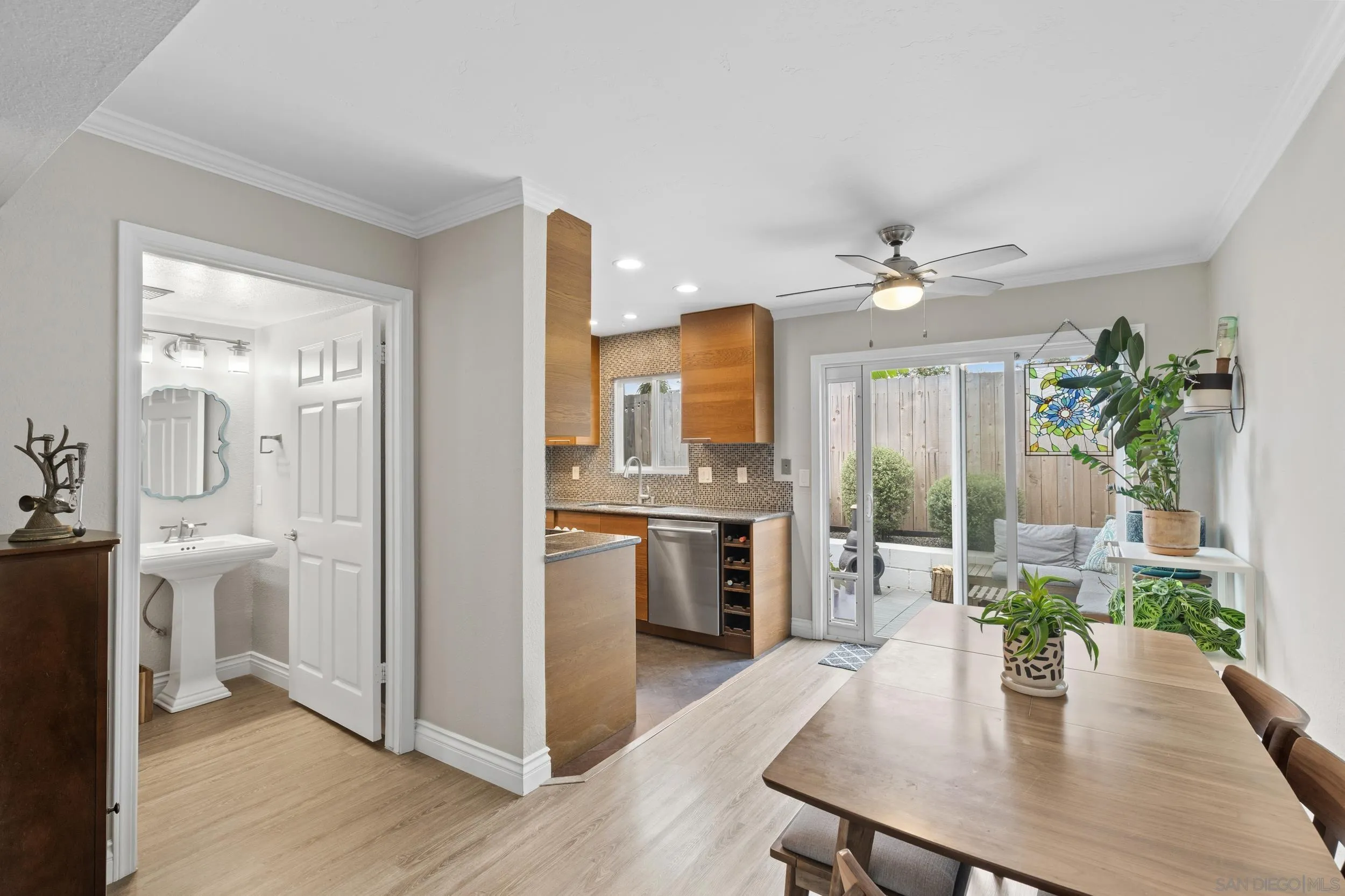 981 N Vulcan Ave Unit 7