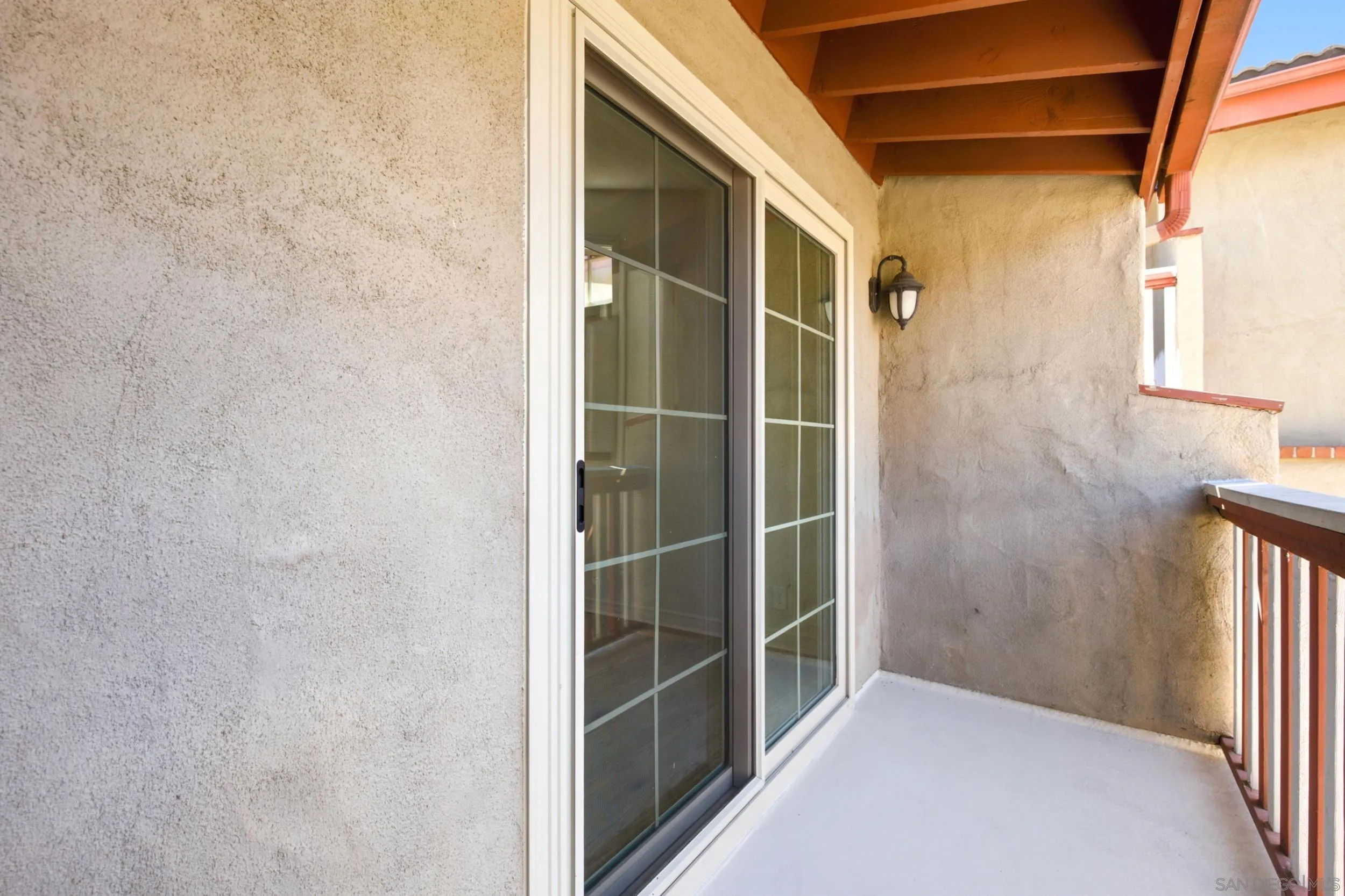 2565 Navarra Dr Unit B