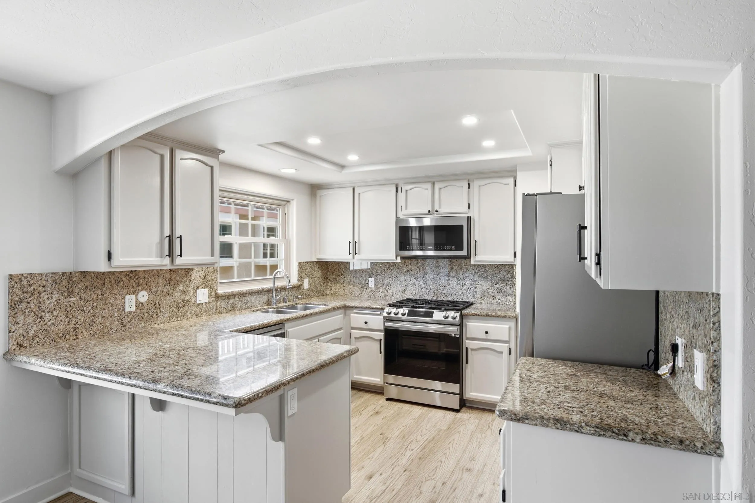 2565 Navarra Dr Unit B