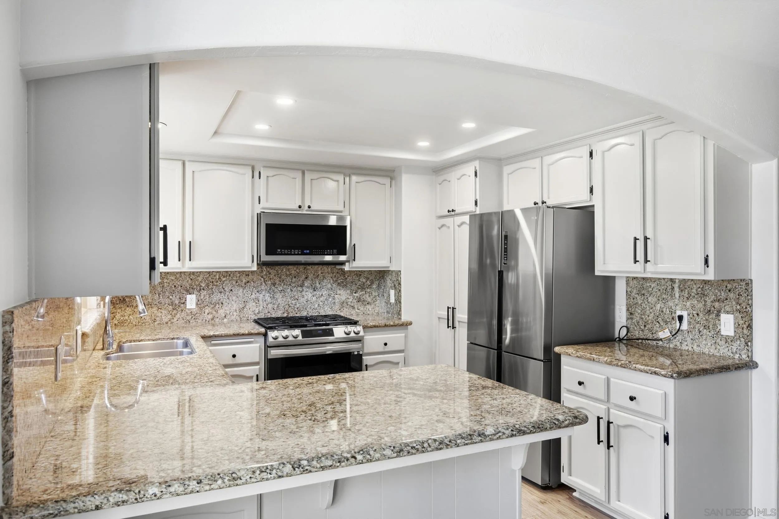 2565 Navarra Dr Unit B
