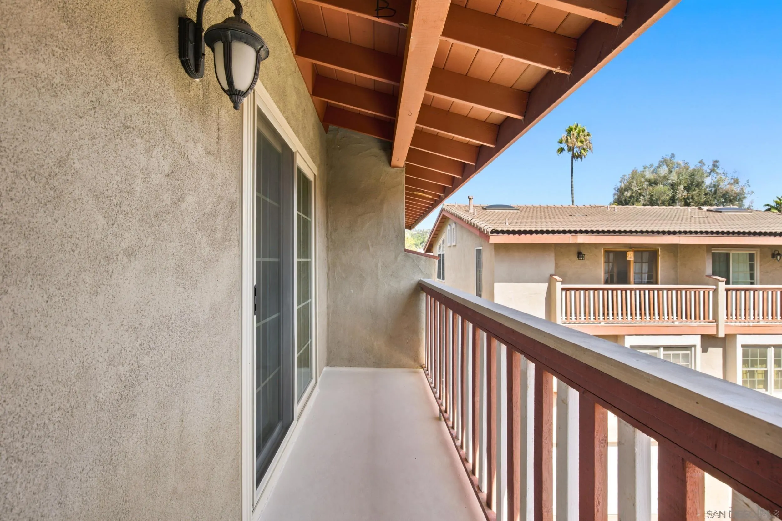 2565 Navarra Dr Unit B