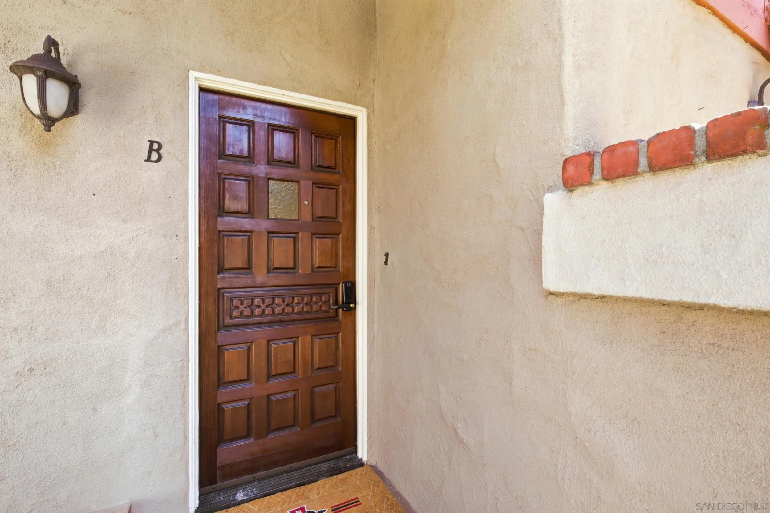 2565 Navarra Dr Unit B