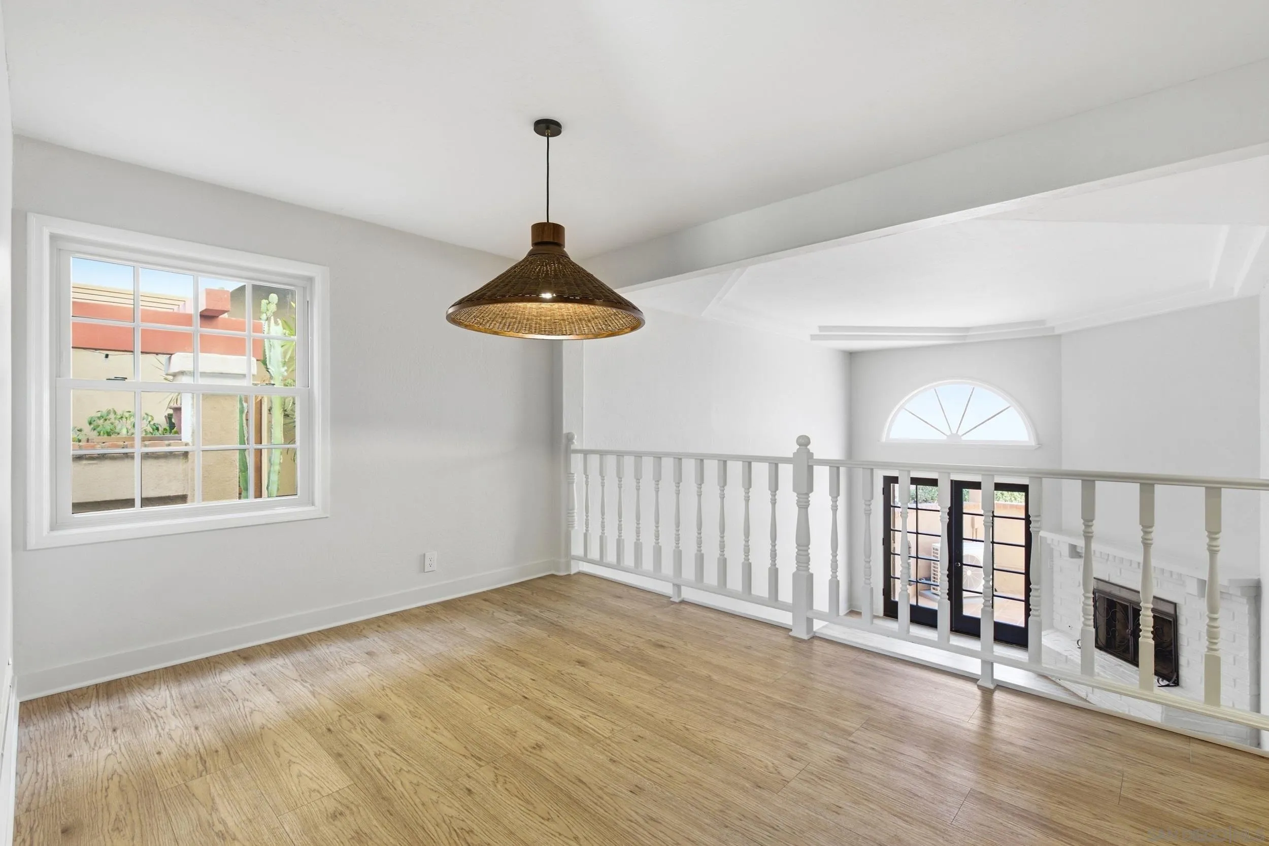 2565 Navarra Dr Unit B