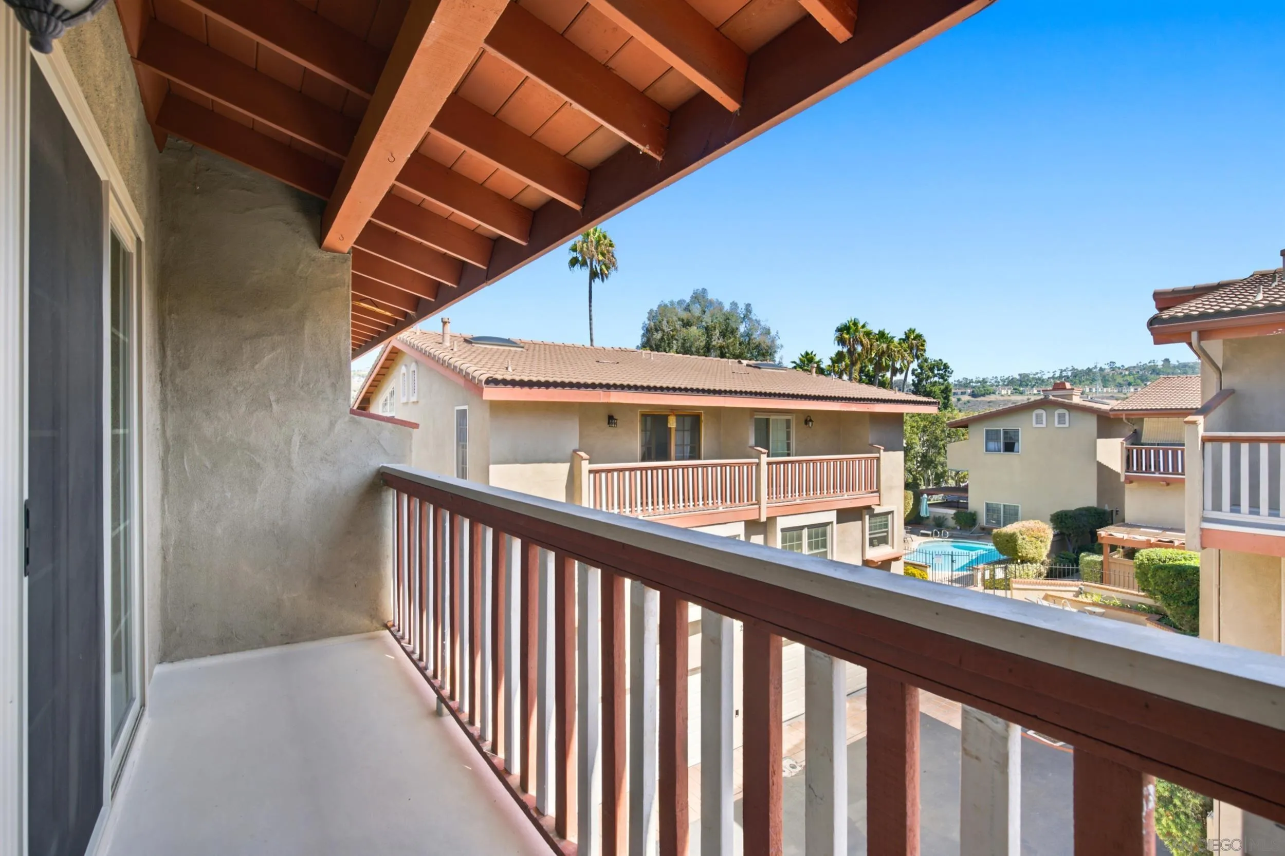 2565 Navarra Dr Unit B