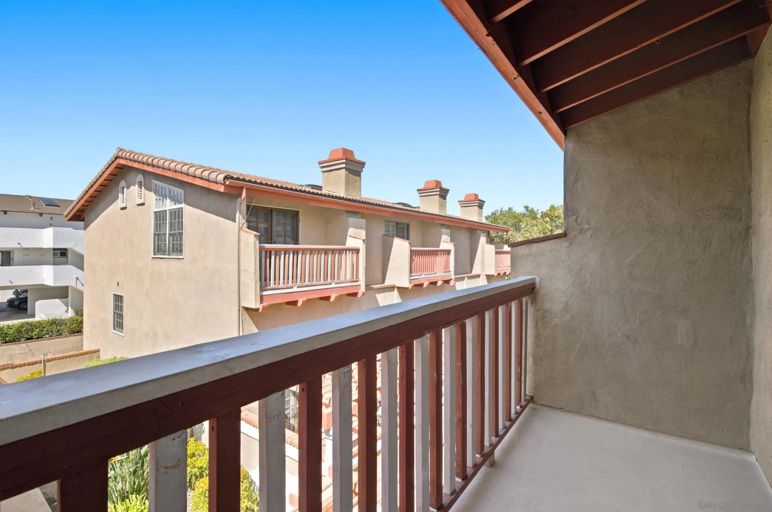 2565 Navarra Dr Unit B