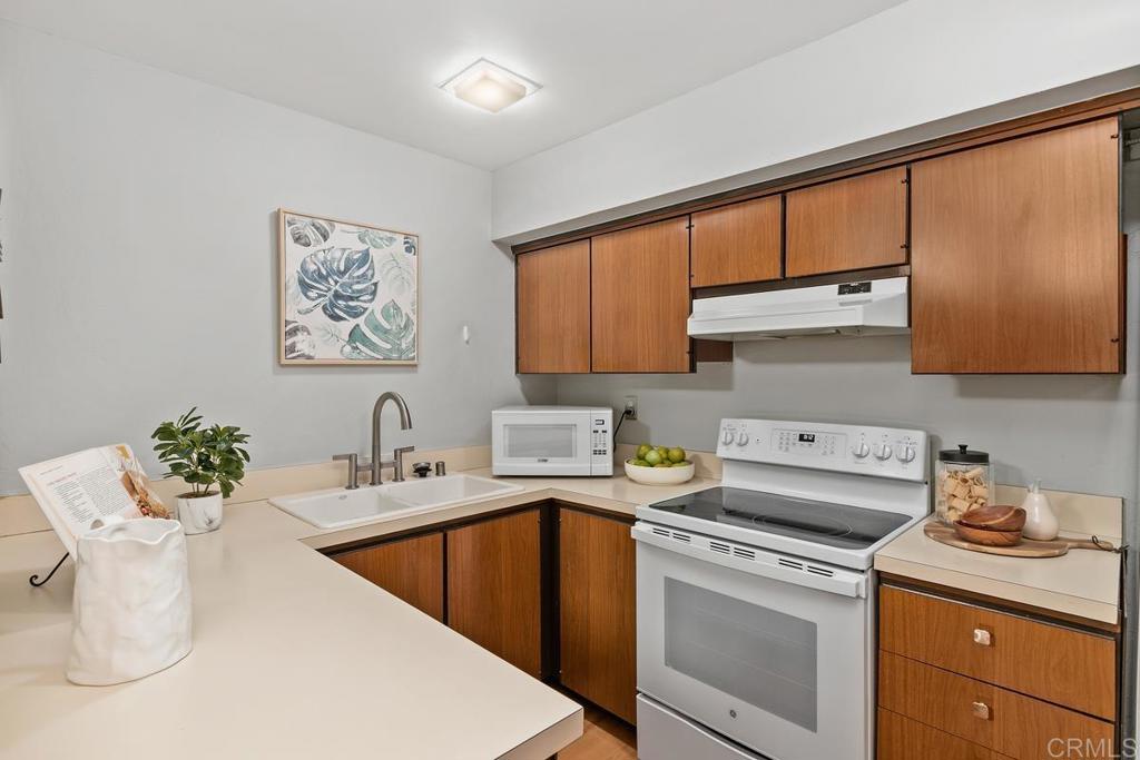 2600 Torrey Pines Rd A14