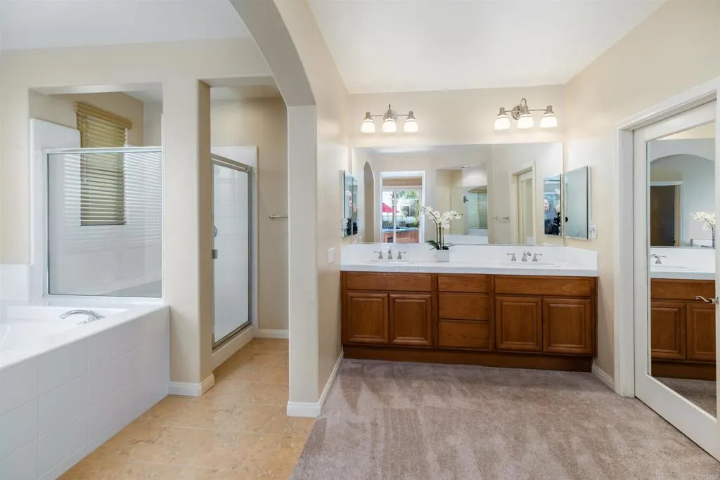 1264 Summit Point Way