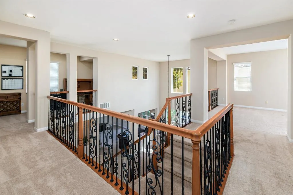 1264 Summit Point Way