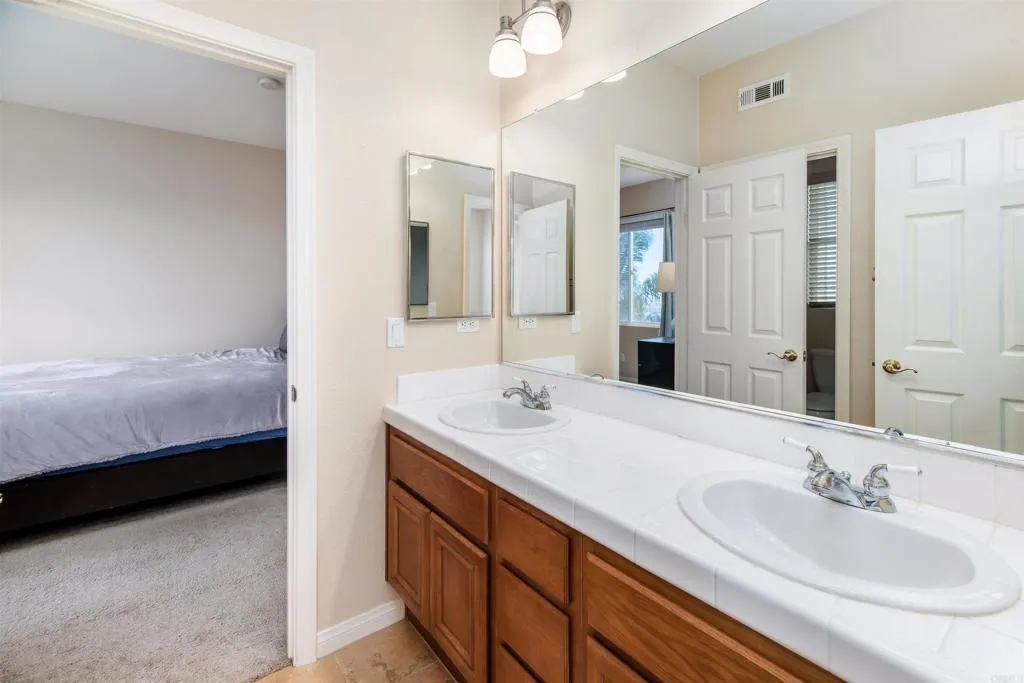 1264 Summit Point Way