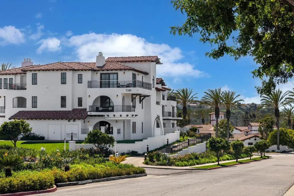 2531 Delphinium Lane