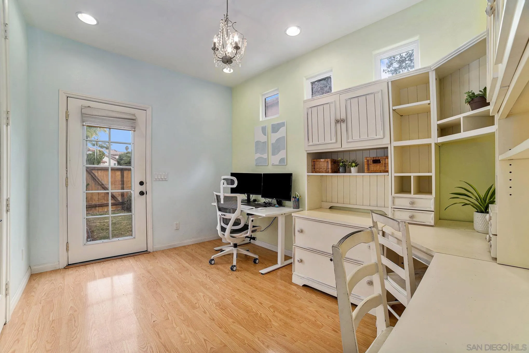 2234 Peachtree Cir