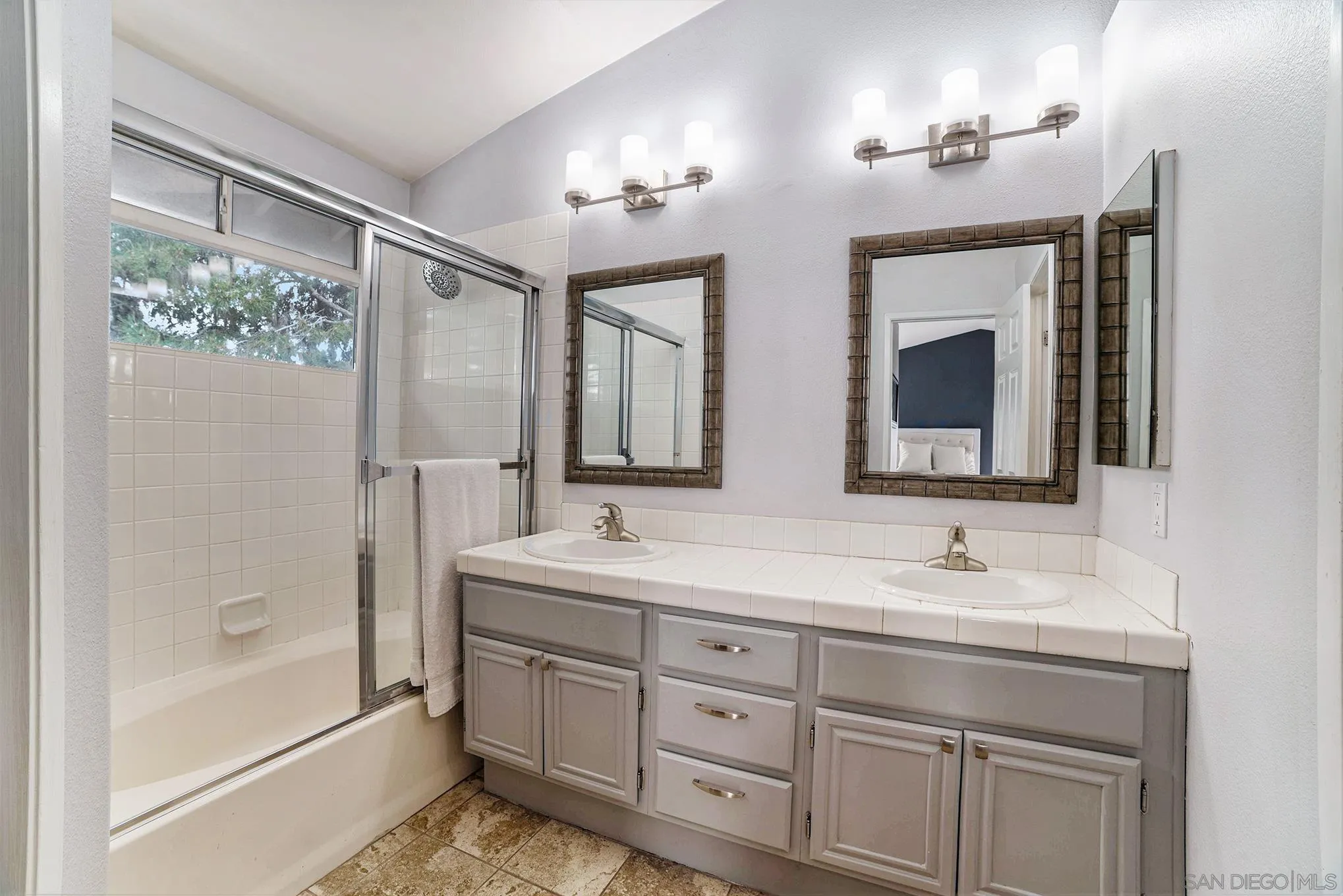 2234 Peachtree Cir
