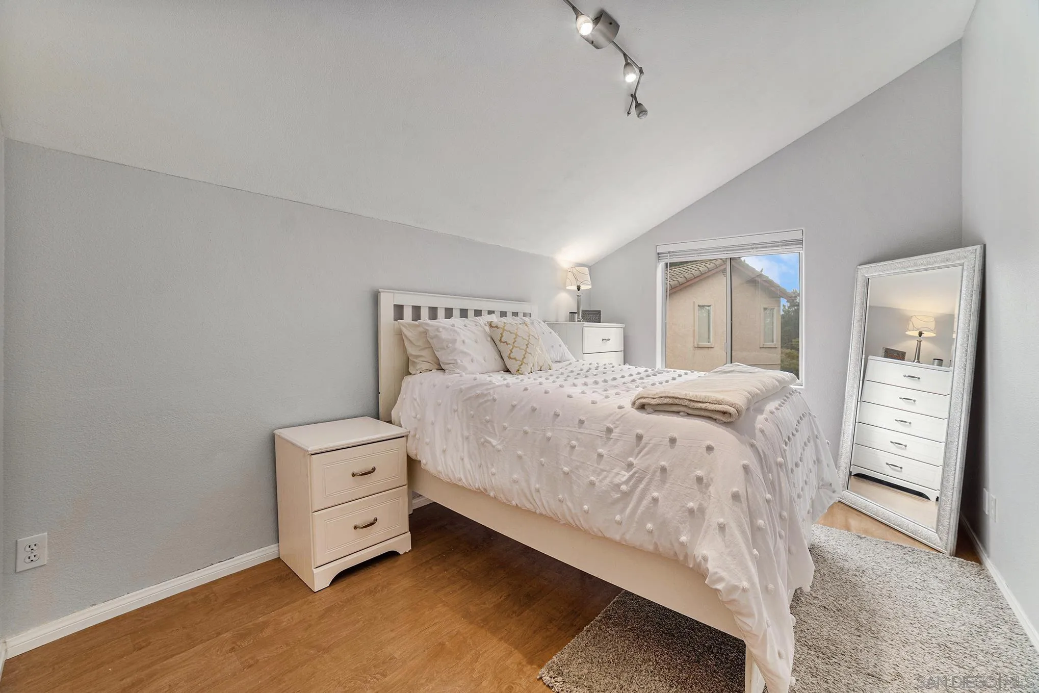 2234 Peachtree Cir