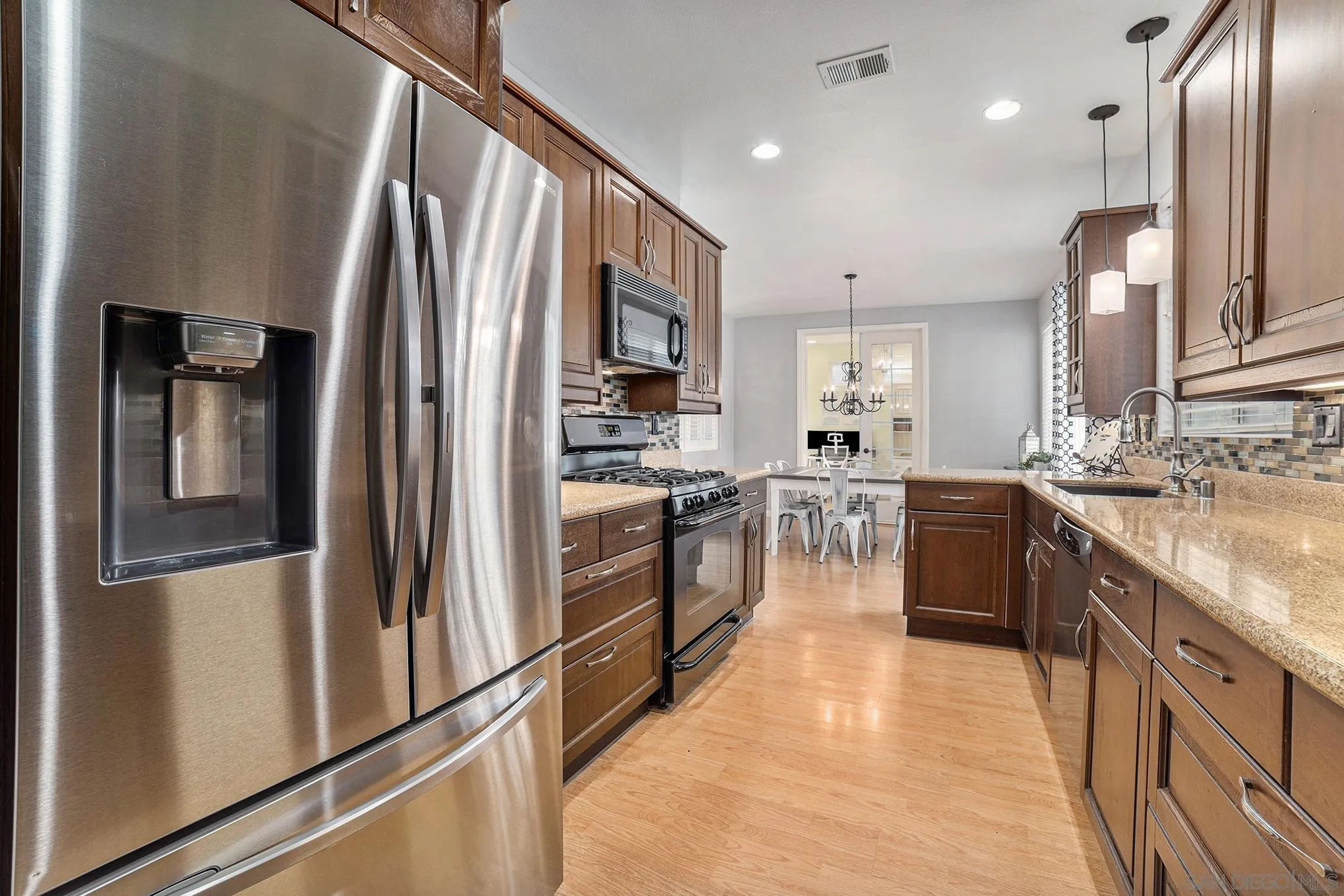 2234 Peachtree Cir