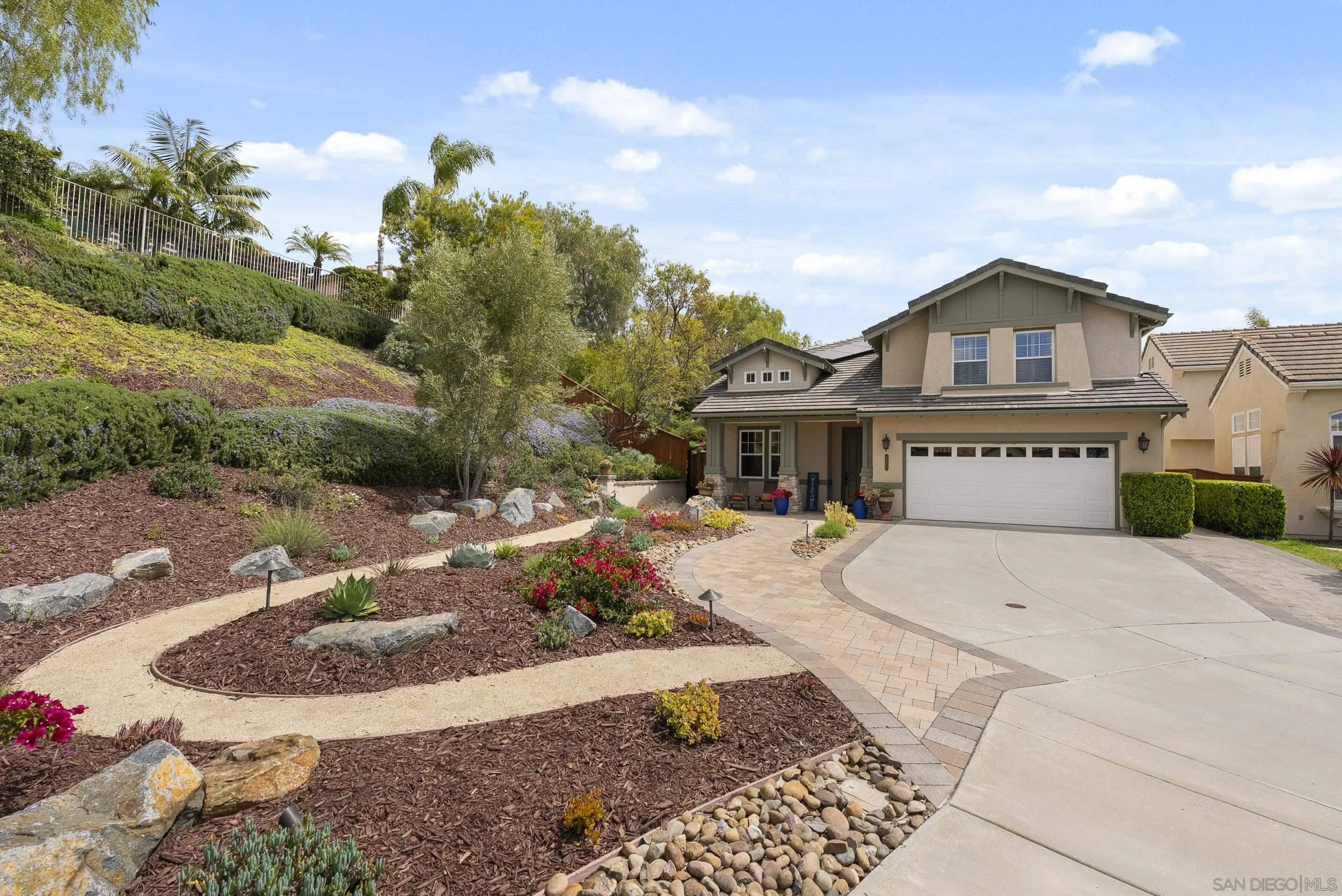 585 Lone Oak