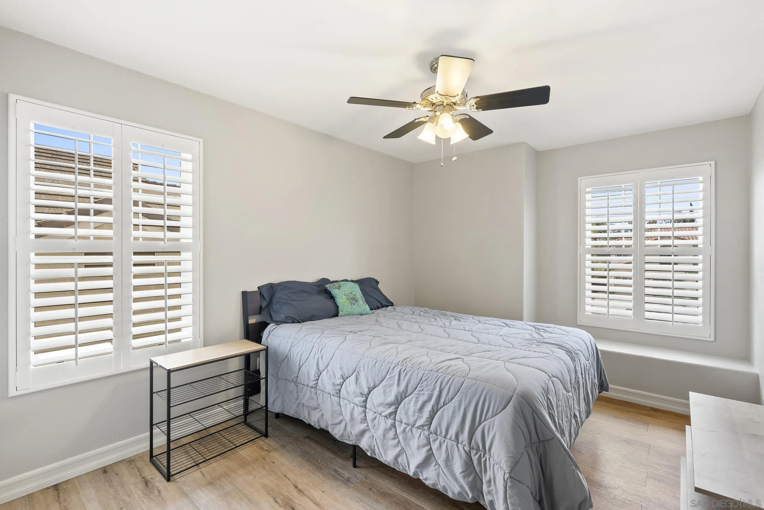 585 Lone Oak
